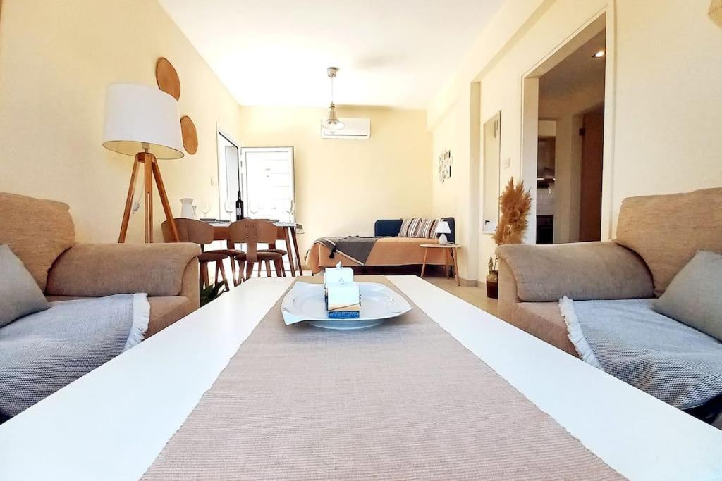 Lovely Ap In The Center Of Kato Paphos Exterior foto